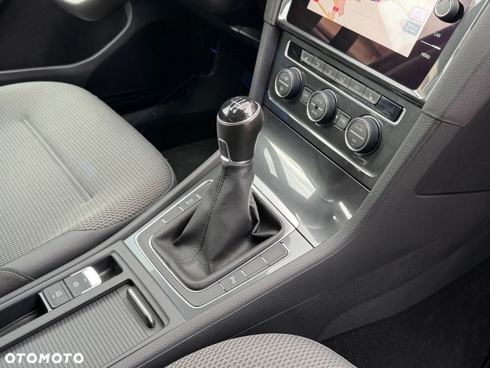 Volkswagen Golf 1.5 TSI BlueMotion ACT Comfortline - 27