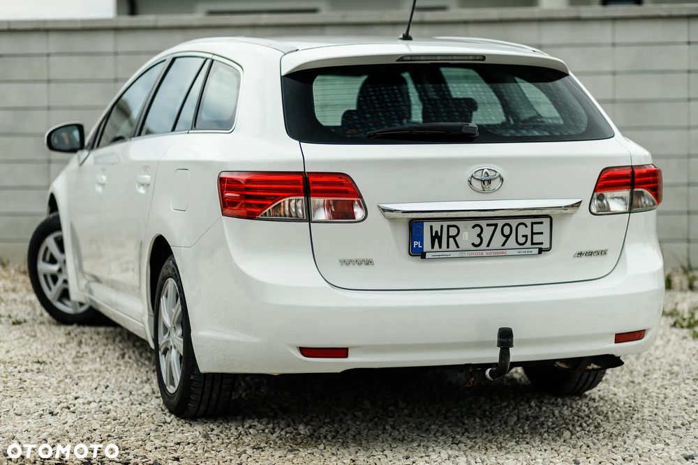 Toyota Avensis 1.8 Life - 11