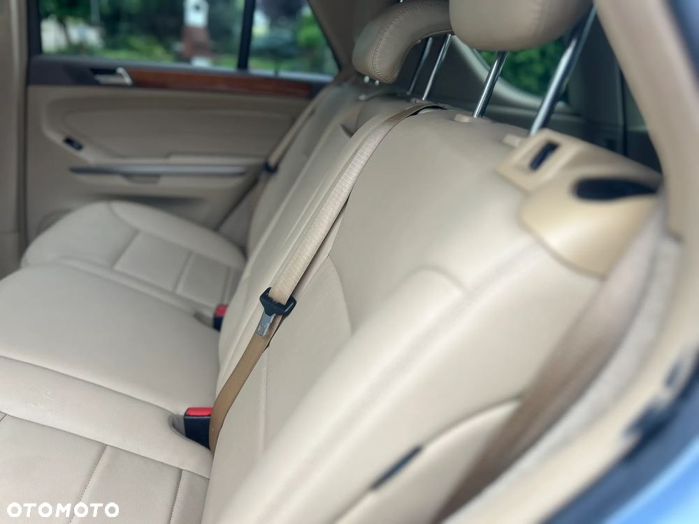 Mercedes-Benz ML 350 4-Matic - 10