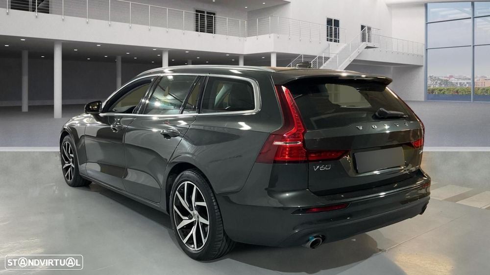 Volvo V60 2.0 T4 Momentum Plus - 3