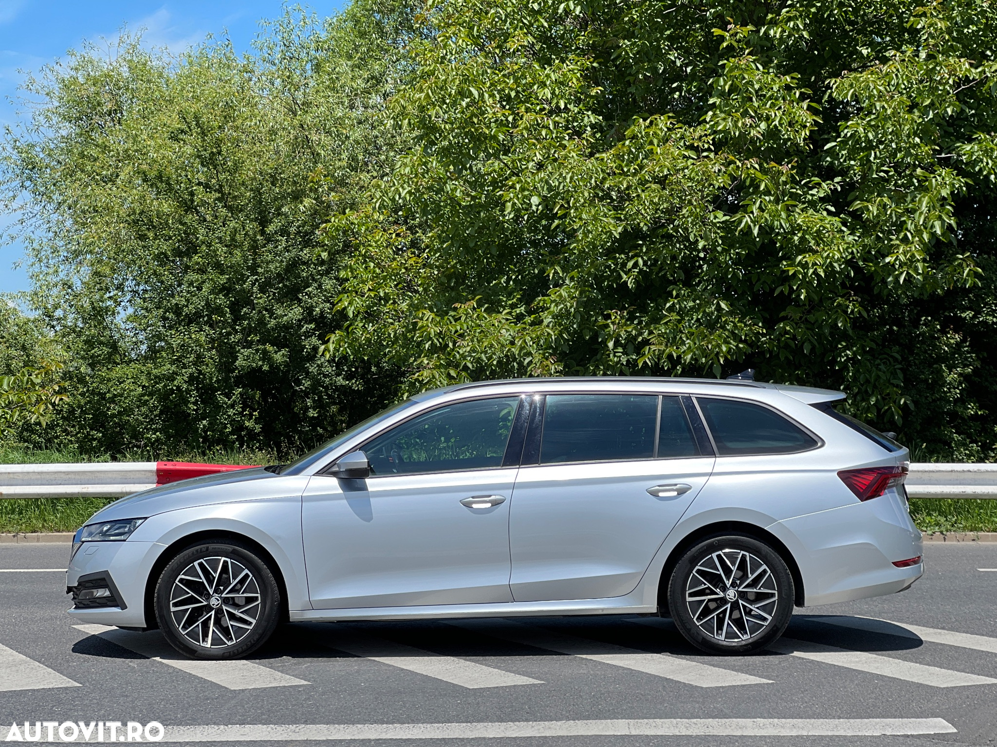 Skoda Octavia 2.0 TDI DSG Selection Plus - 6