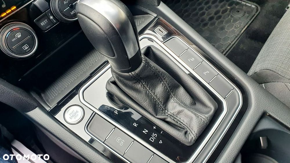 Volkswagen Passat - 33