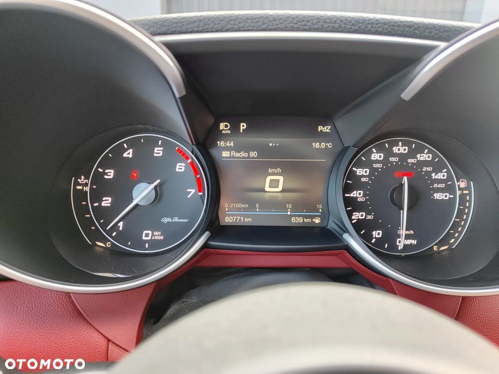 Alfa Romeo Giulia 2.0 Turbo 16V AT8 Veloce Ti - 13