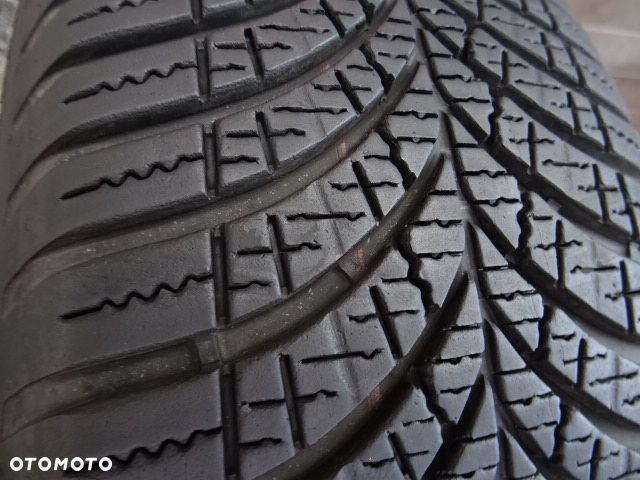195/65/R15 95V Goodyear Vector 4 seasons gen-3 - 3