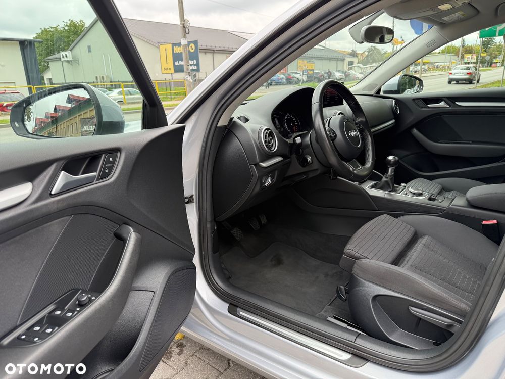 Audi A3 Sportback 2.0 TDI S line Sportpaket - 18