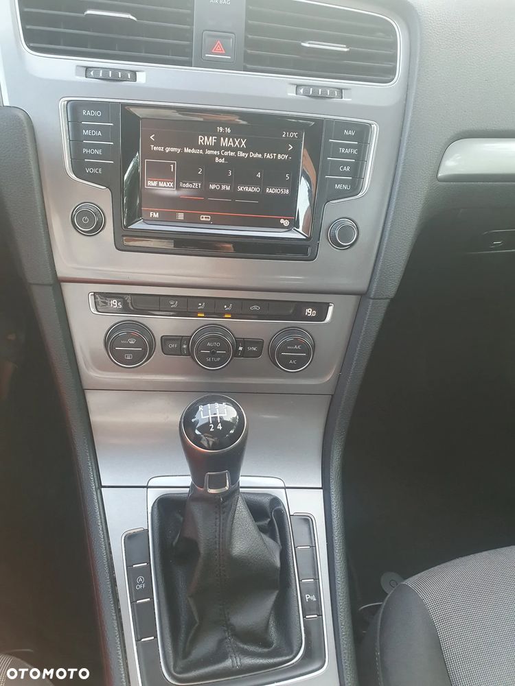 Volkswagen Golf 1.6 TDI BMT Comfortline - 28