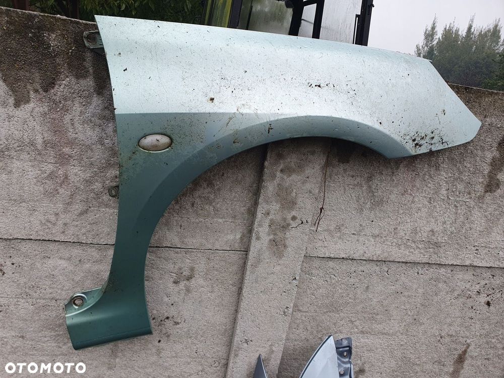 BŁOTNIK PRAWY przód przedni PEUGEOT 307 SREBRNY ŁADNY NIE POŁAMANY - 1