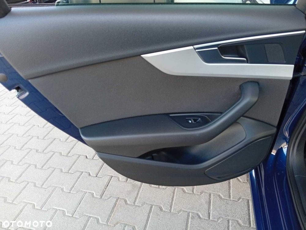 Audi A4 Limousine - 23
