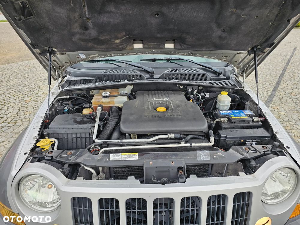Jeep Cherokee 2.8 CRD Sport - 23