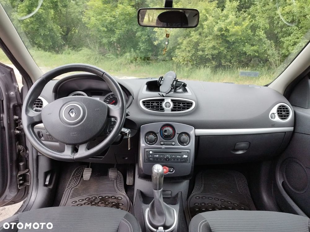 Renault Clio 1.2 16V Expression - 17