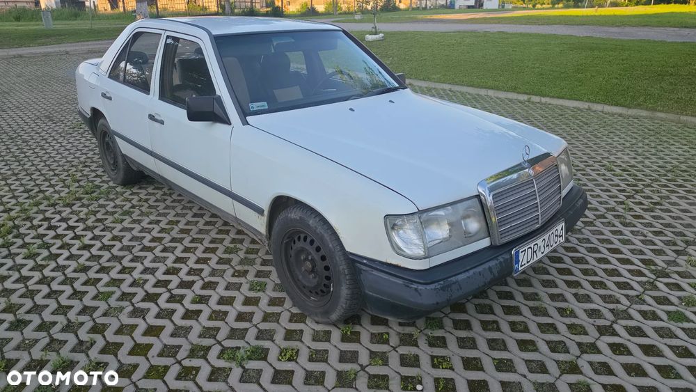 Mercedes-Benz W124 (1984-1993) - 24