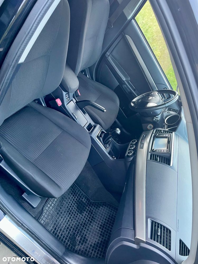 Mitsubishi Lancer 1.6 Inform - 9