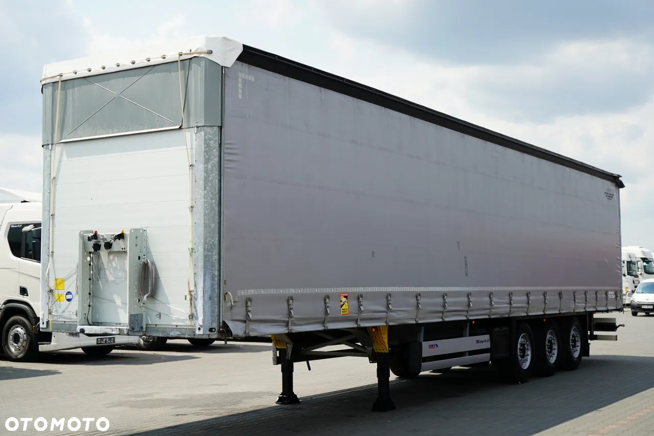 Schmitz Cargobull FIRANKA / STANDARD / OŚ PODNOSZONA / PODNOSZONY DACH / 2022R - 2