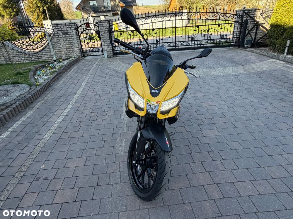 Aprilia Tuono - 11