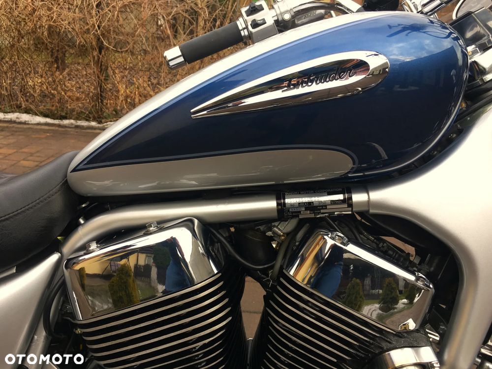 Suzuki Intruder - 14