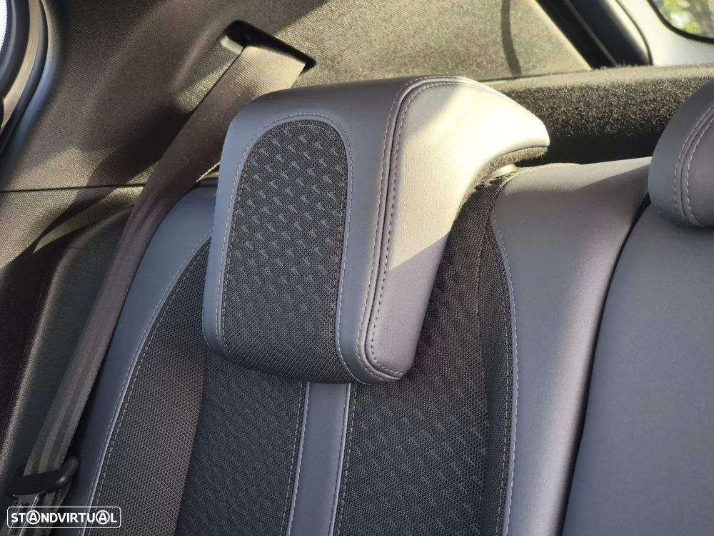 Peugeot 2008 PureTech 130 EAT8 Allure - 24