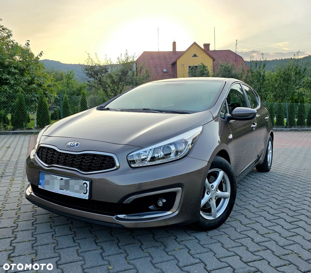 Kia Ceed 1.4 L - 22