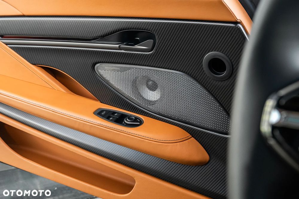 Aston Martin Vanquish - 18