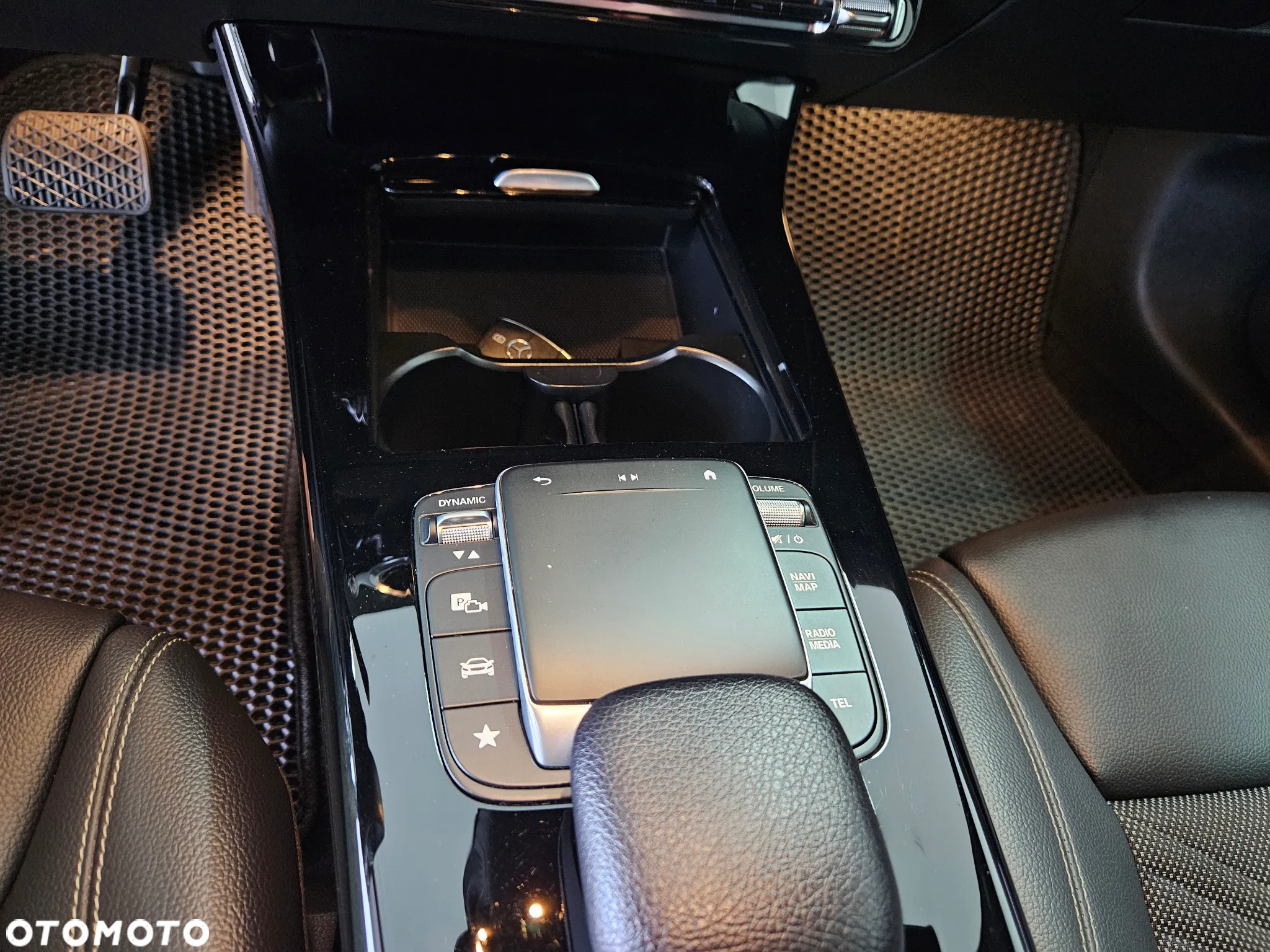 Mercedes-Benz Klasa A 180 d AMG Line 8G-DCT - 17