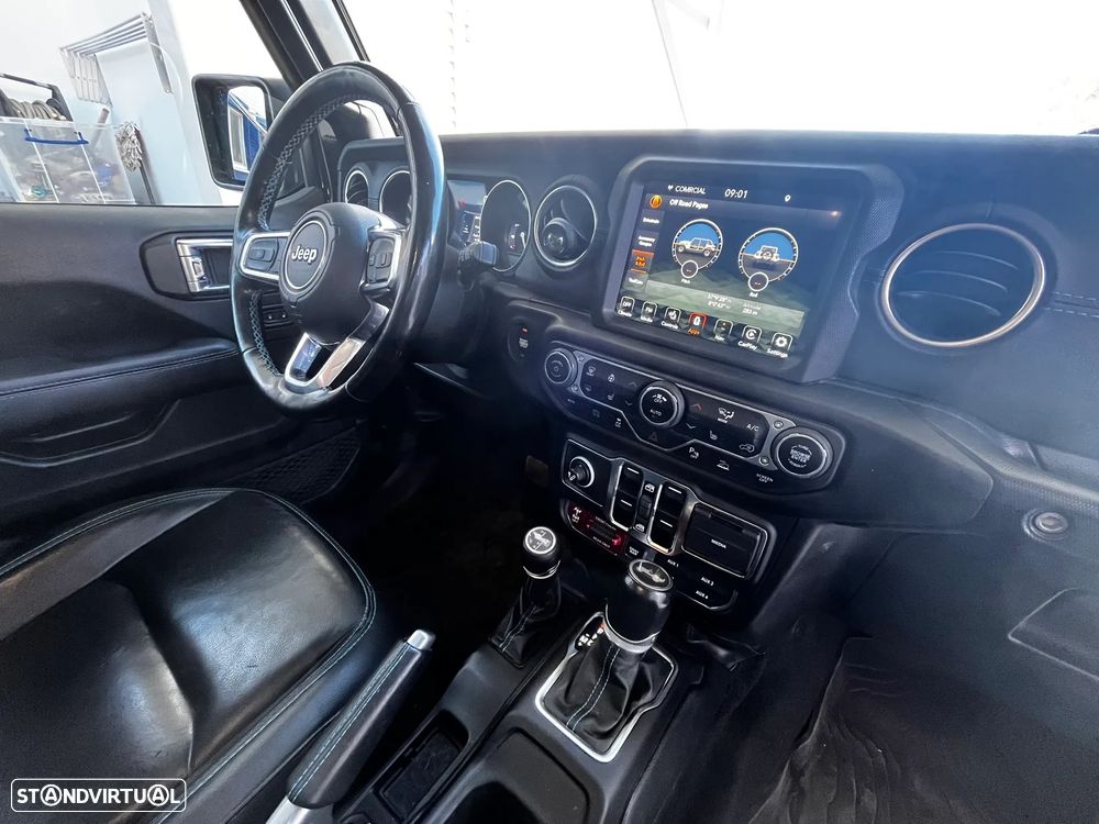Jeep Wrangler - 11