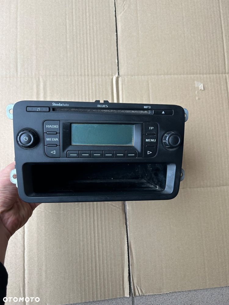 Skoda fabia II lift radio 5J0035152A - 1