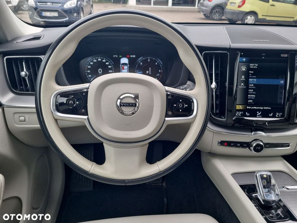 Volvo XC 60 B4 D Momentum - 15