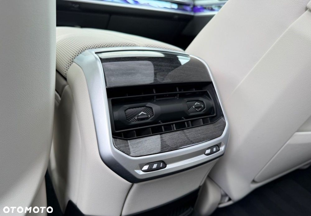 BMW Seria 7 - 15