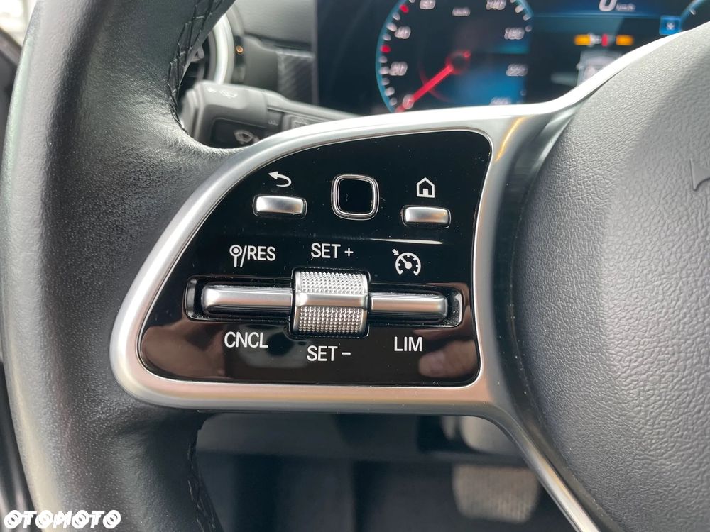 Mercedes-Benz Klasa A 180 Progressive 7G-DCT - 31