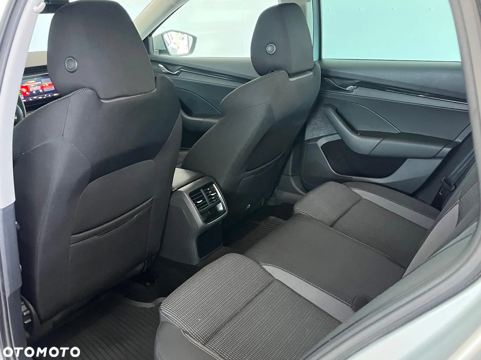 Skoda Octavia 2.0 TDI Ambition DSG - 33