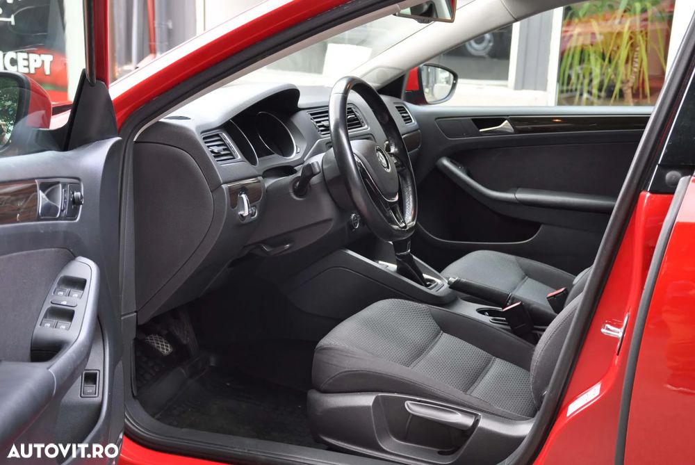 Volkswagen Jetta 1.2 TSI Comfortline - 8