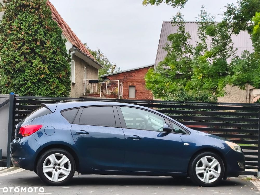 Opel Astra 1.6 Exklusiv - 23