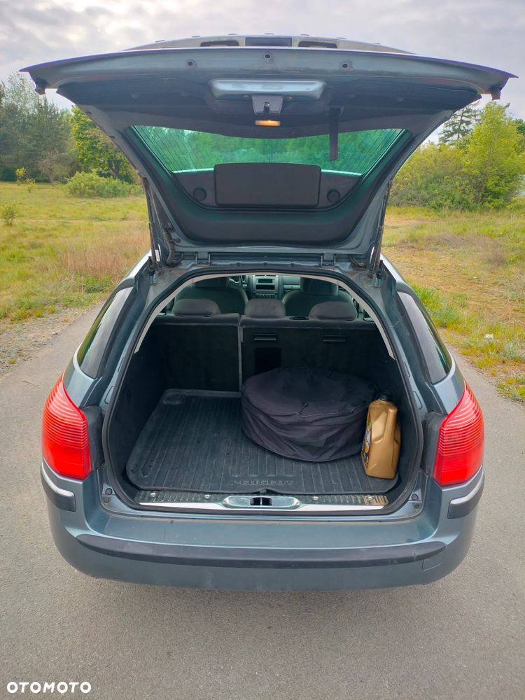 Peugeot 407 - 8