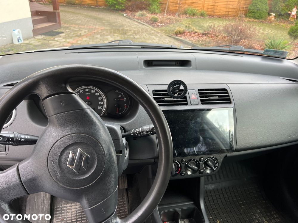 Suzuki Swift 1.3 Club - 22