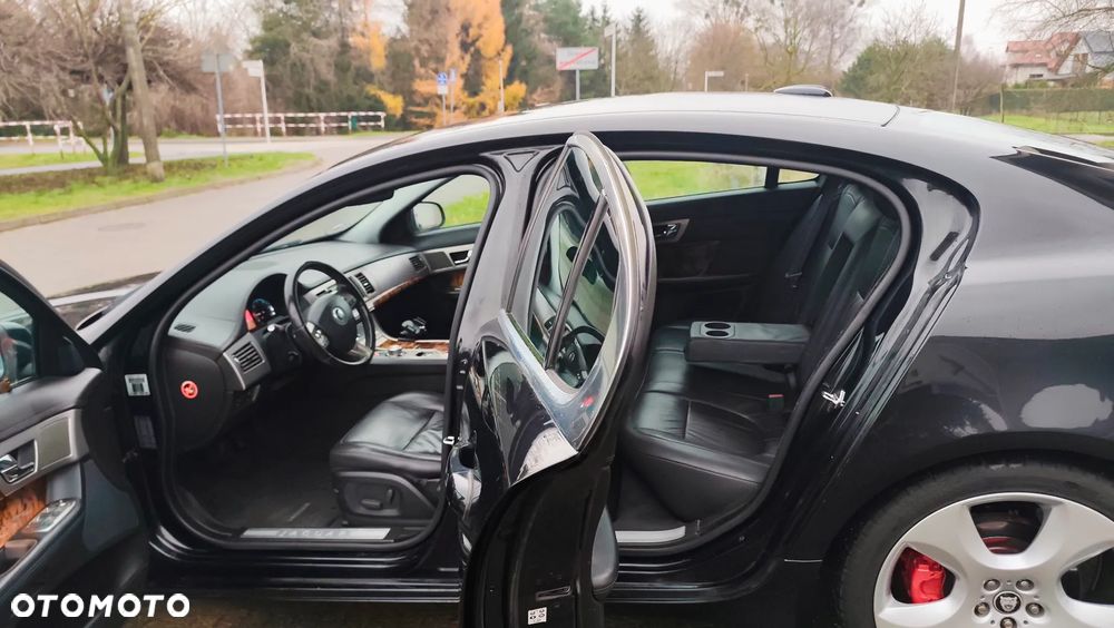 Jaguar XF 2.7 V6 Premium Luxury - 12