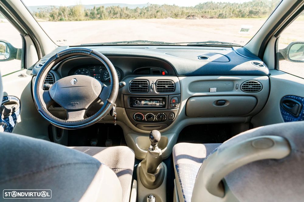 Renault Scénic 1.4 16V RTE - 13