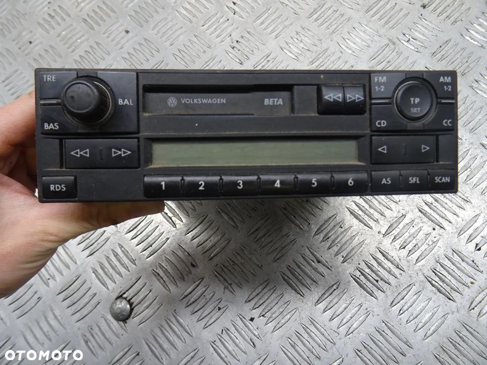 VW PASSAT B5 LIFT KOMBI 2.0 TDI RADIO RADIOODTWARZACZ - 1