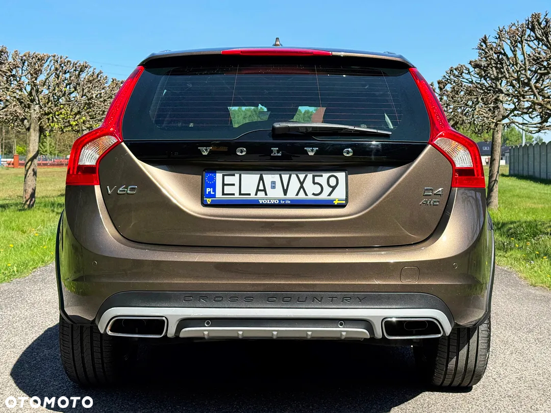 Volvo V60 Cross Country D4 AWD Geartronic Summum - 13