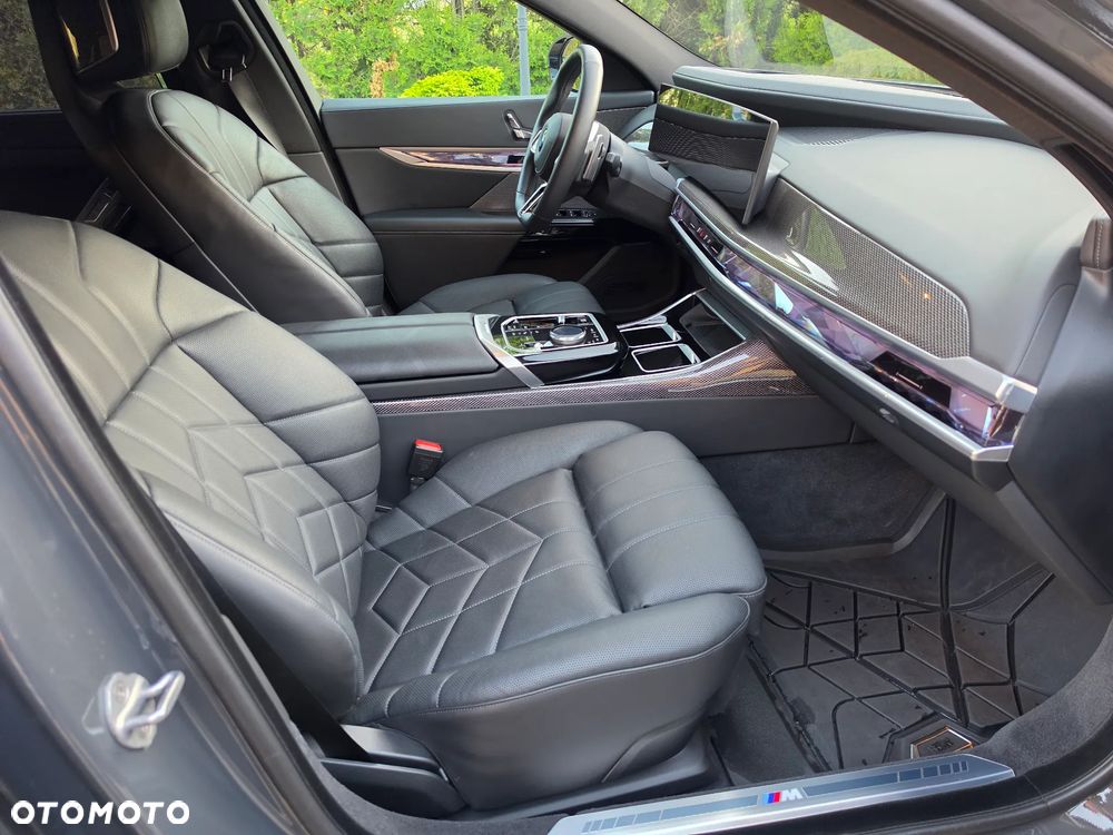BMW Seria 7 740d xDrive mHEV M Sport sport - 7