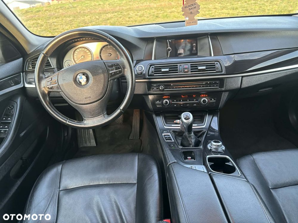 BMW Seria 5 520d - 28