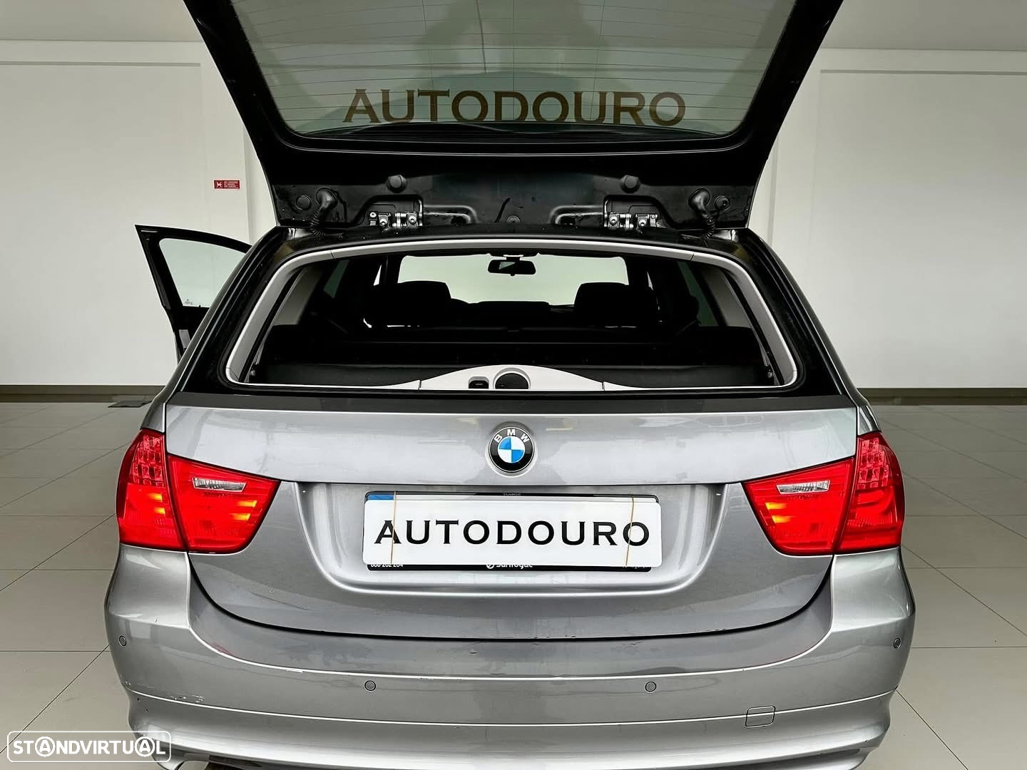 BMW 318 d Touring Navigation Sport - 12