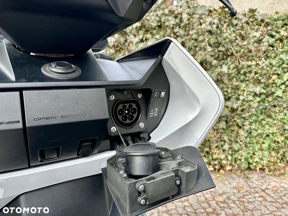 BMW CE 04 - 20