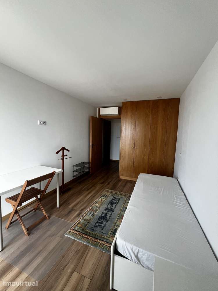 Quarto mobilado para alugar, em apartamento T2 novo e equipado