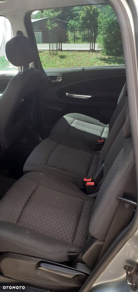 Ford Galaxy 2.0 TDCi Ghia - 7