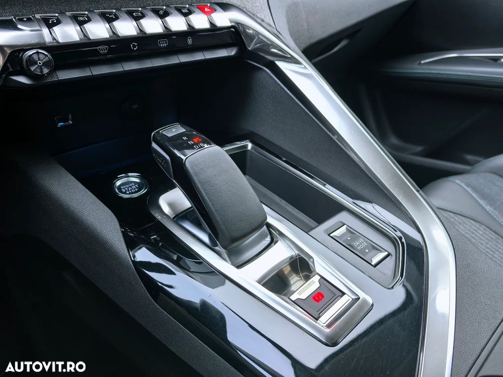 Peugeot 3008 Hybrid 225 e-EAT8 Allure Pack - 9