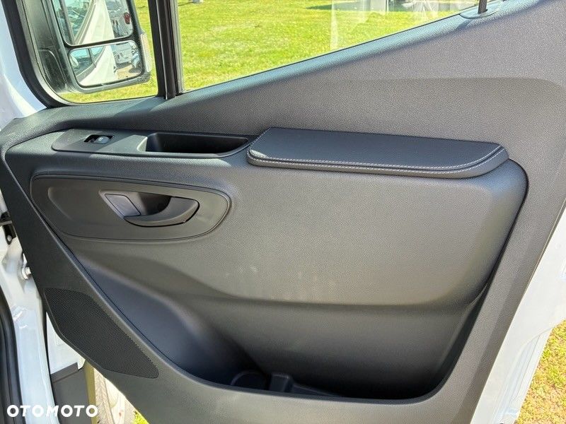 Mercedes-Benz SPRINTER 315 CDI Furgon PRO L2H2 - 17
