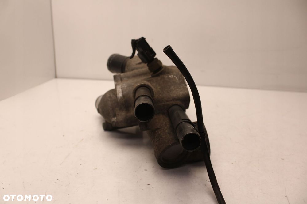 kia carens iii 2.0 b termostat obudowa termostatu - 5