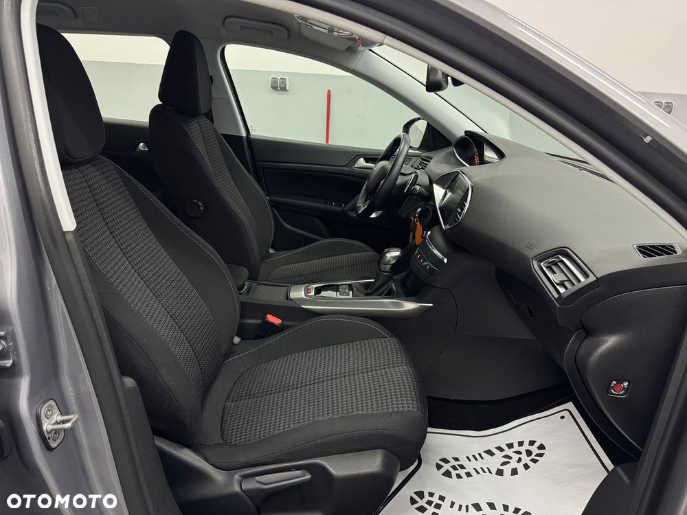 Peugeot 308 BlueHDi 130 EAT6 Stop & Start Active - 31