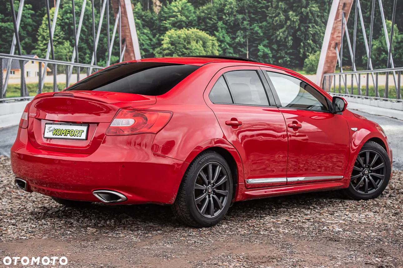 Suzuki Kizashi 2.4 Sport - 12