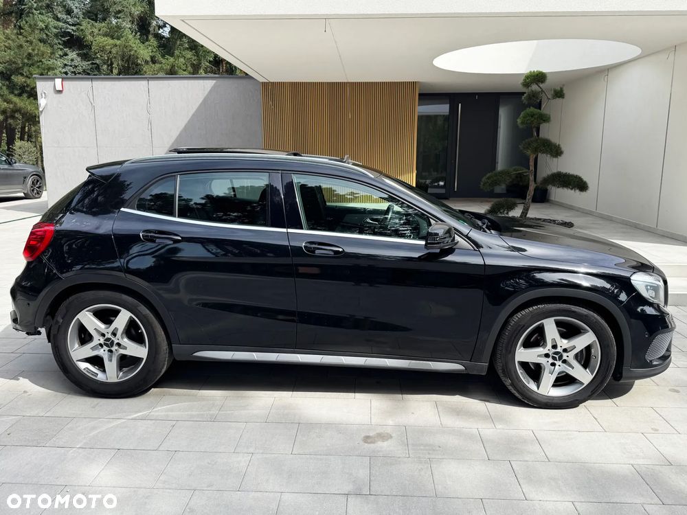 Mercedes-Benz GLA 250 4Matic 7G-DCT AMG Line - 16