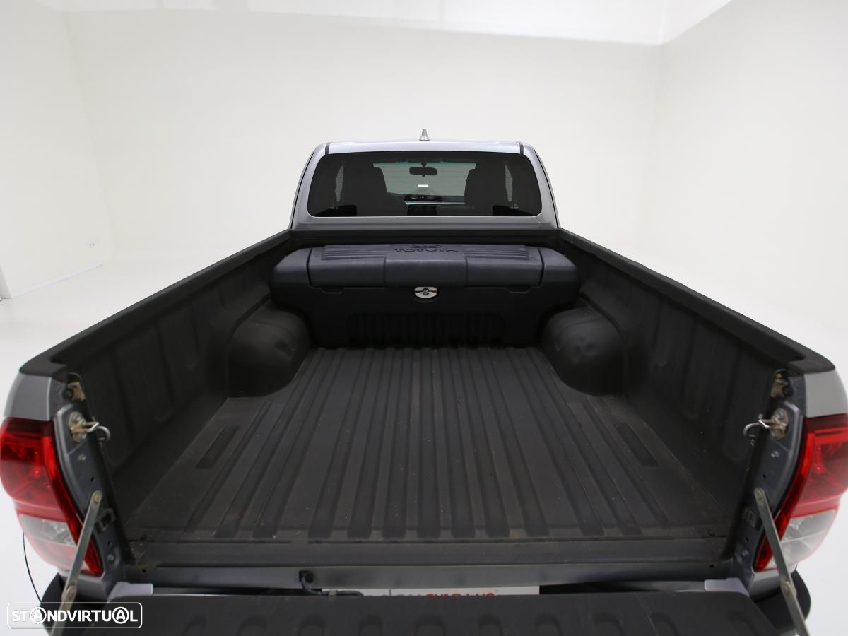 Toyota Hilux 2.4 D-4D 4WD Trial c/iva - 6